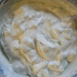 fertiges Tzaziki Umrühren, und fertig ist das Tzaziki.